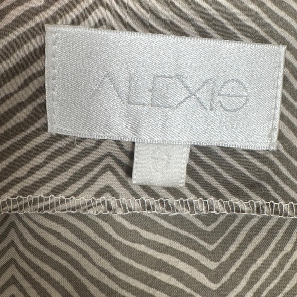 ALEXIS Womens Satin Ruffle V Neck Poncho Blouse Small Made in USA Romantic Boho - Picture 4 of 12